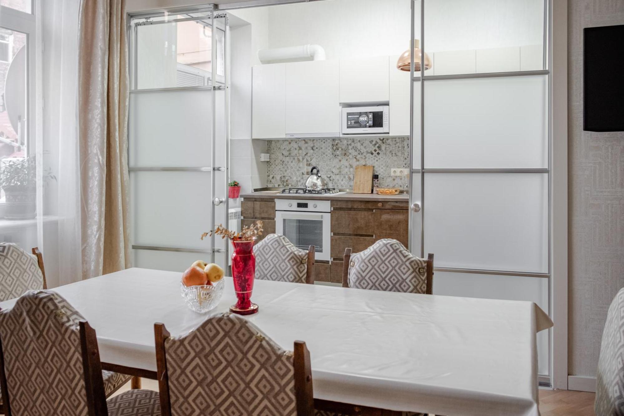 דירה Guest In The Heart Of Old Center טביליסי